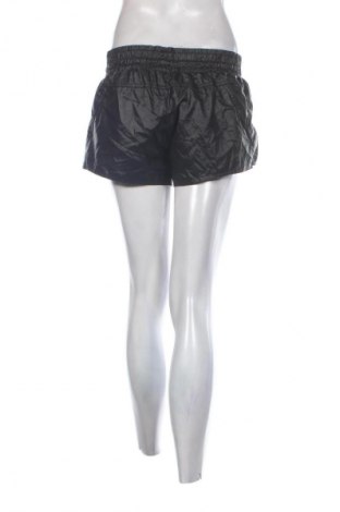 Női rövidnadrág Adidas, Méret M, Szín Fekete, Ár 9 219 Ft