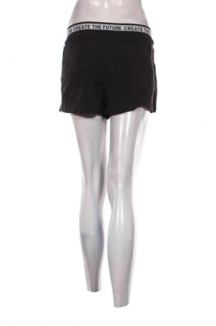 Damskie szorty Bershka, Rozmiar S, Kolor Czarny, Cena 25,99 zł