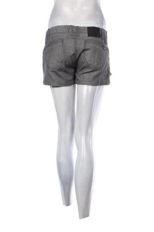 Pantaloni scurți de femei C'N'C' Costume National, Mărime M, Culoare Gri, Preț 488,99 Lei