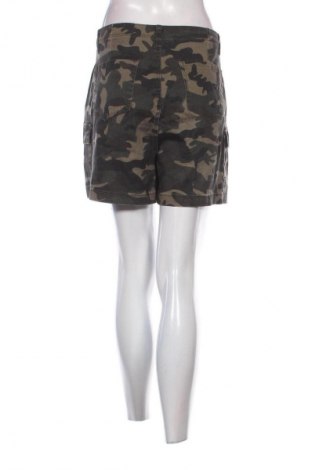 Női rövidnadrág Fashion nova, Méret XL, Szín Sokszínű, Ár 8 419 Ft