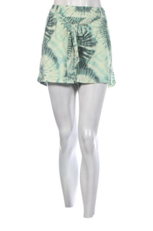 Damen Shorts Fashion nova, Größe XL, Farbe Mehrfarbig, Preis 16,99 €