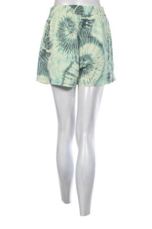 Damen Shorts Fashion nova, Größe XL, Farbe Mehrfarbig, Preis 16,99 €