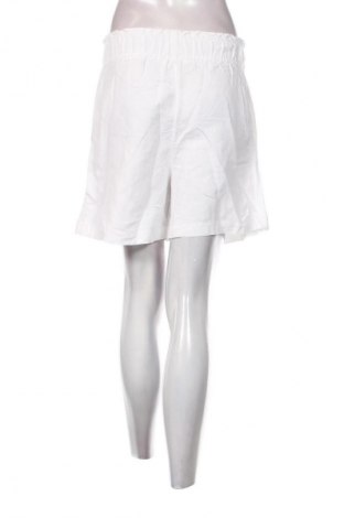 Pantaloni scurți de femei H&M, Mărime S, Culoare Alb, Preț 48,99 Lei