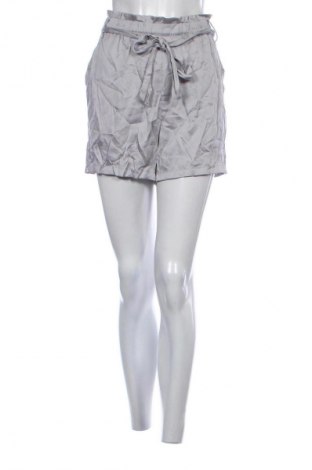 Pantaloni scurți de femei H&M L.O.G.G., Mărime M, Culoare Gri, Preț 48,99 Lei