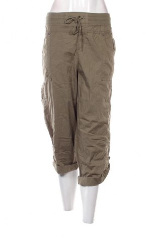 Дамски къс панталон Khakis By Gap, Размер XXL, Цвят Зелен, Цена 34,99 лв.