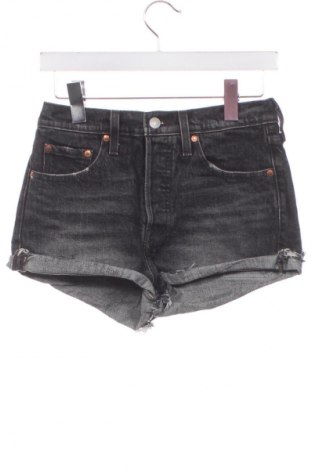 Дамски къс панталон Levi's, Размер S, Цвят Сив, Цена 48,99 лв.