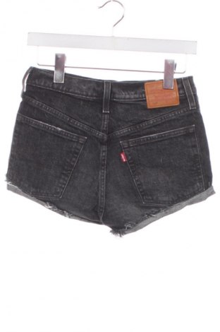 Дамски къс панталон Levi's, Размер S, Цвят Сив, Цена 48,99 лв.