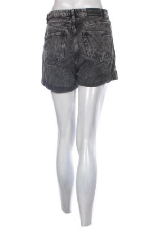 Damskie szorty Monki, Rozmiar M, Kolor Czarny, Cena 59,99 zł