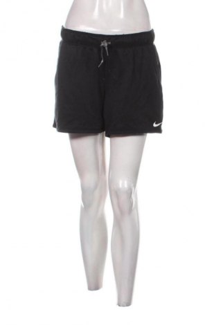 Dámske kraťasy  Nike, Veľkosť M, Farba Čierna, Cena  16,95 €