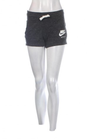 Pantaloni scurți de femei Nike, Mărime S, Culoare Negru, Preț 163,99 Lei