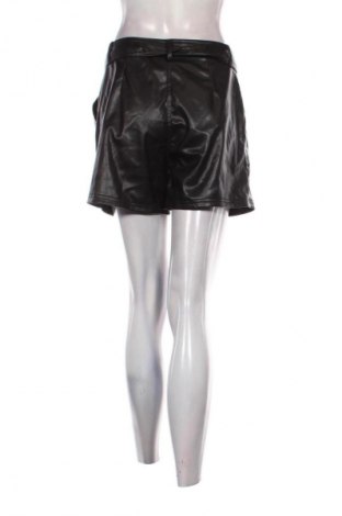 Pantaloni scurți de femei ONLY, Mărime M, Culoare Negru, Preț 156,99 Lei