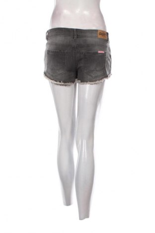 Pantaloni scurți de femei Superdry, Mărime M, Culoare Gri, Preț 76,99 Lei