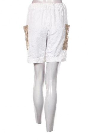 Pantaloni scurți de femei Unbranded, Mărime M, Culoare Alb, Preț 45,99 Lei