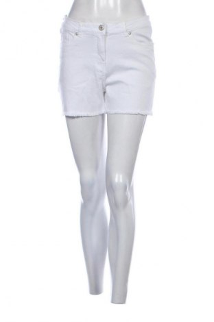 Damen Shorts Up 2 Fashion, Größe M, Farbe Weiß, Preis 21,99 €
