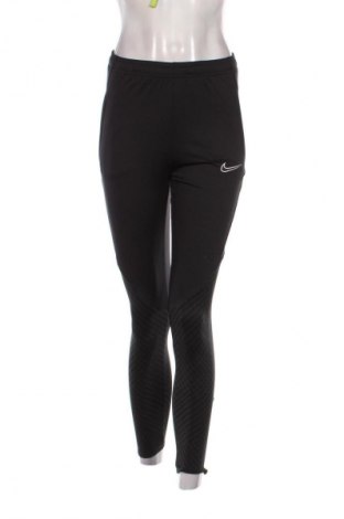 Дамски клин Nike, Размер M, Цвят Черен, Цена 29,99 лв.