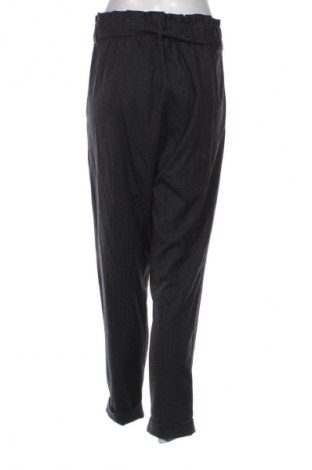Damenhose Bershka, Größe M, Farbe Mehrfarbig, Preis 13,99 €