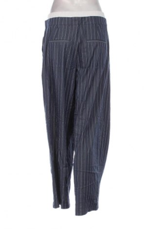 Damenhose Bershka, Größe M, Farbe Mehrfarbig, Preis 22,99 €