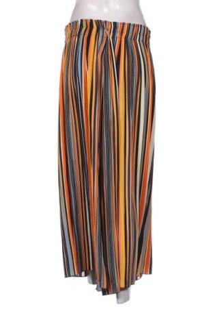Damenhose Bershka, Größe M, Farbe Mehrfarbig, Preis 14,75 €