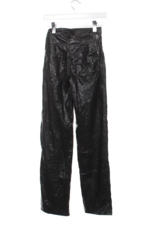 Дамски панталон Bershka, Размер XS, Цвят Черен, Цена 12,99 лв.