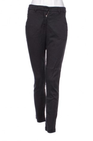 Pantaloni de femei Emporio Armani, Mărime XS, Culoare Albastru, Preț 594,53 Lei