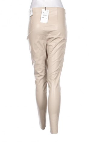 Pantaloni de femei Zara, Mărime M, Culoare Bej, Preț 168,00 Lei