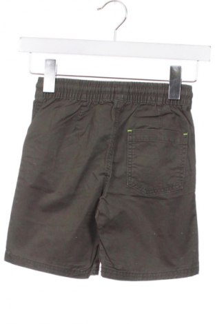 Kinder Shorts F&F, Größe 6-7y/ 122-128 cm, Farbe Grün, Preis € 7,16