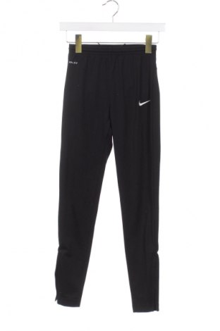 Detské tepláky Nike, Veľkosť 8-9y/ 134-140 cm, Farba Čierna, Cena  22,02 €