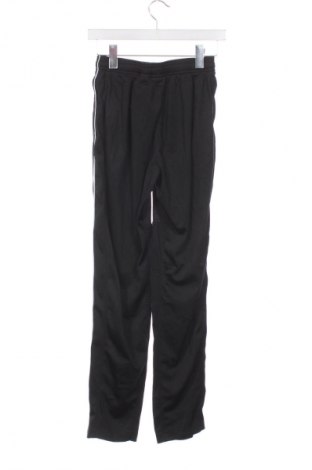 Dětské tepláky Nike, Velikost 14-15y/ 168-170 cm, Barva Černá, Cena  549,00 Kč