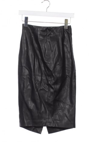 Lederrock Stradivarius, Größe XS, Farbe Schwarz, Preis 7,99 €