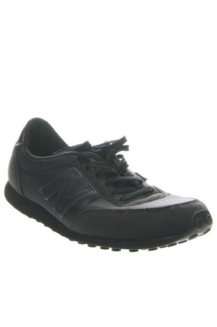 Мъжки обувки New Balance, Размер 43, Цвят Черен, Цена 89,07 лв.