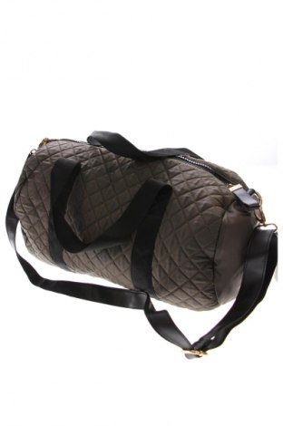 Geantă de călătorie New Look, Culoare Verde, Preț 95,99 Lei