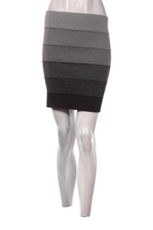 Rock BCBG Max Azria, Größe M, Farbe Mehrfarbig, Preis 42,99 €