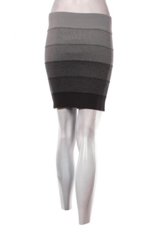 Rock BCBG Max Azria, Größe M, Farbe Mehrfarbig, Preis 42,99 €