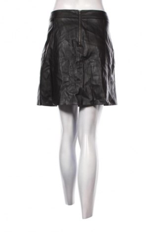Пола Edc By Esprit, Размер M, Цвят Черен, Цена 16,99 лв.