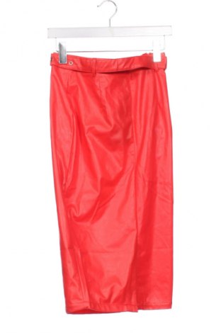 Spódnica Pretty Little Thing, Rozmiar S, Kolor Czerwony, Cena 76,99 zł