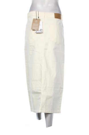 Szoknya Vero Moda, Méret M, Szín Ekrü
, Ár 16 739 Ft
