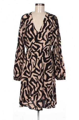 Rochie B Young, Mărime M, Culoare Multicolor, Preț 98,99 Lei