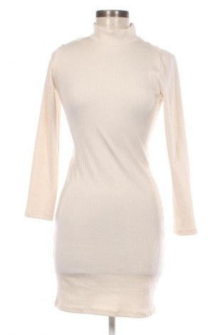Φόρεμα Bershka, Μέγεθος L, Χρώμα Λευκό, Τιμή 18,99 €