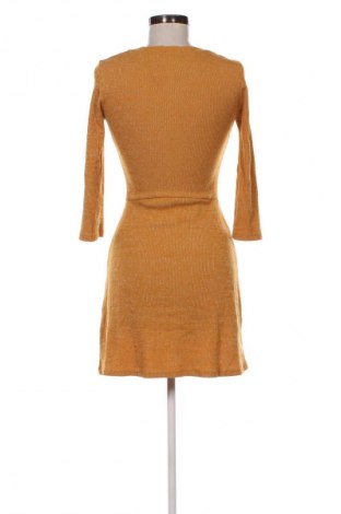 Ruha Bershka, Méret S, Szín Sárga, Ár 7 879 Ft