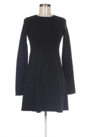 Рокля Calvin Klein Jeans, Размер M, Цвят Черен, Цена 157,99 лв.