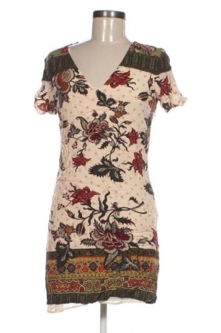 Рокля Desigual, Размер S, Цвят Многоцветен, Цена 82,99 лв.