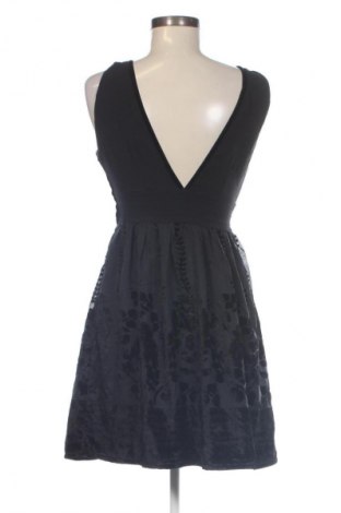 Рокля H&M Conscious Collection, Размер S, Цвят Черен, Цена 17,99 лв.