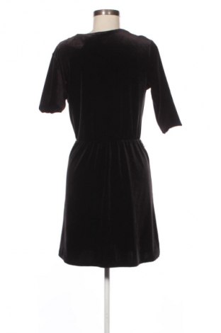 Рокля H&M Divided, Размер M, Цвят Черен, Цена 29,99 лв.