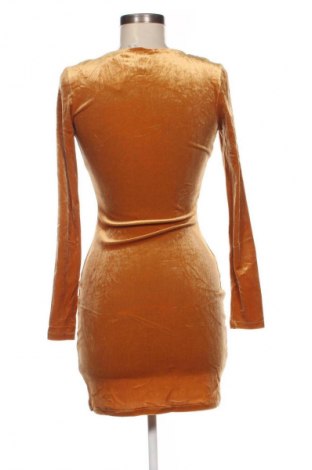 Рокля H&M Divided, Размер M, Цвят Жълт, Цена 29,99 лв.