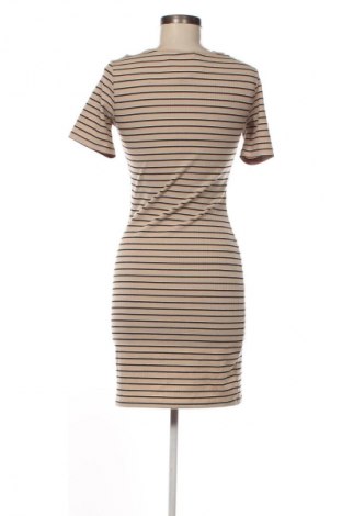 Рокля H&M Divided, Размер M, Цвят Многоцветен, Цена 29,99 лв.