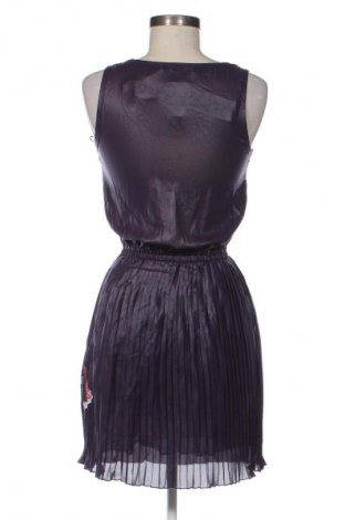 Kleid London, Größe S, Farbe Lila, Preis 23,03 €