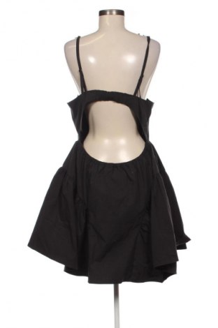 Sukienka Monki, Rozmiar XL, Kolor Czarny, Cena 173,99 zł