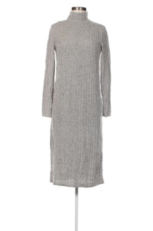 Sukienka Pull&Bear, Rozmiar M, Kolor Kolorowy, Cena 95,99 zł