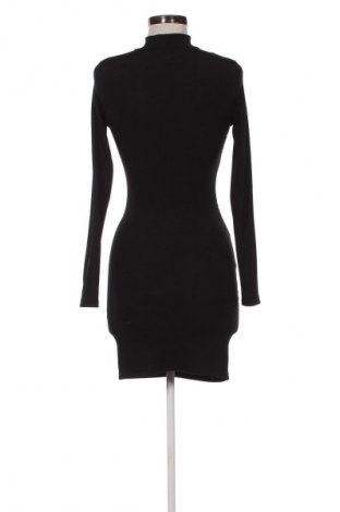 Šaty  Pull&Bear, Veľkosť S, Farba Čierna, Cena  16,95 €