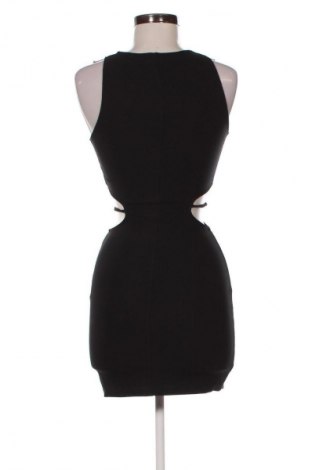 Φόρεμα Pull&Bear, Μέγεθος S, Χρώμα Μαύρο, Τιμή 18,99 €